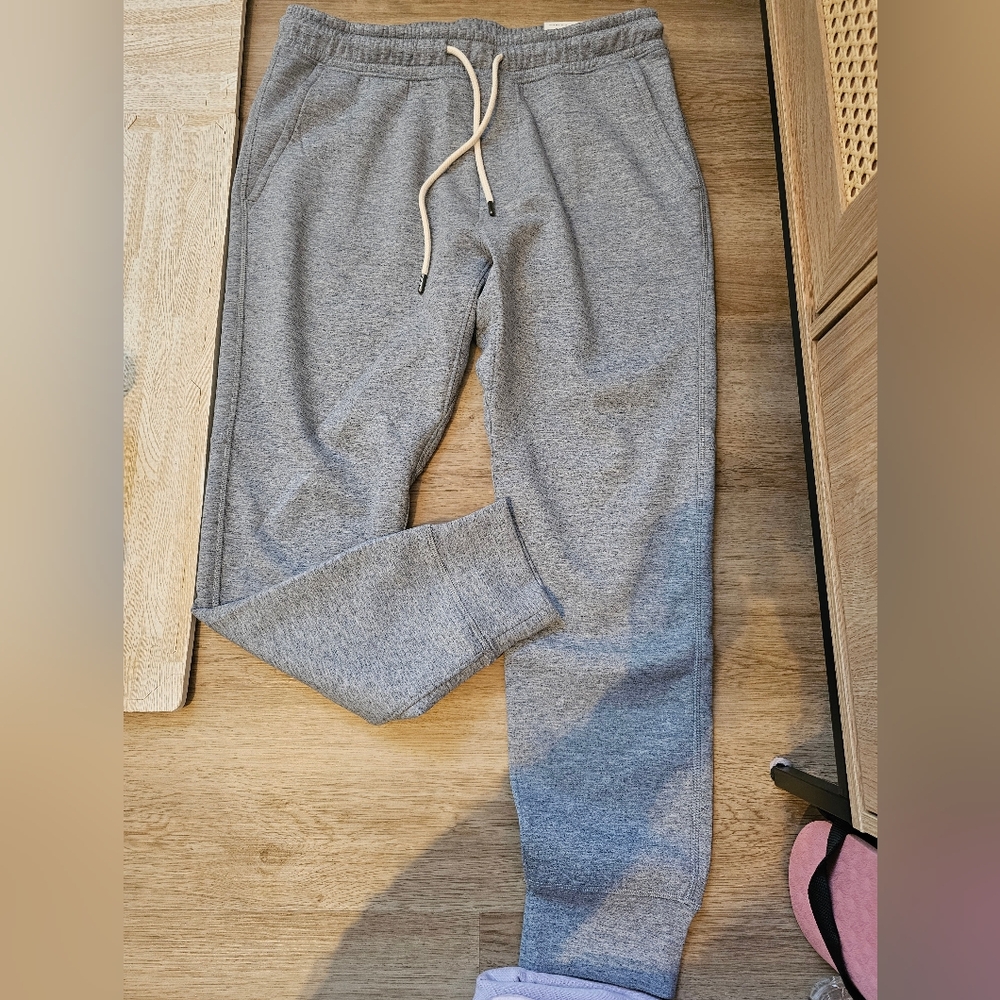 Brand new Men's American eagle joggers